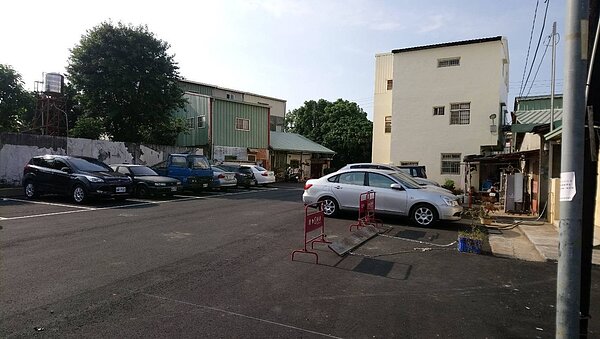 大雅公館新村提供55個停車格免費讓居民使用。圖/台中市交通局提供