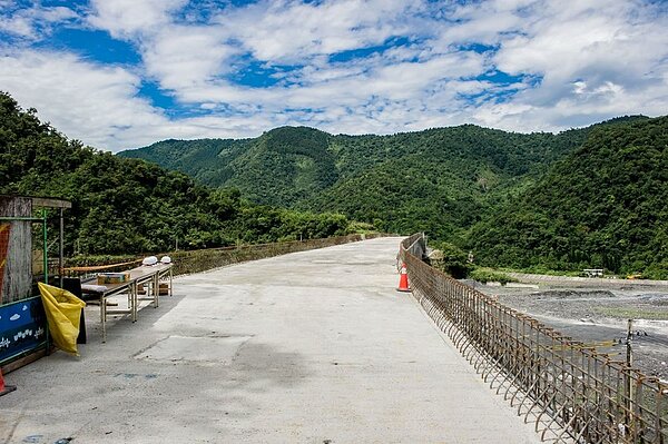宜51線田古爾橋工程預力箱型梁閉合,7月重新連結兩岸交通。圖/宜蘭縣政府提供