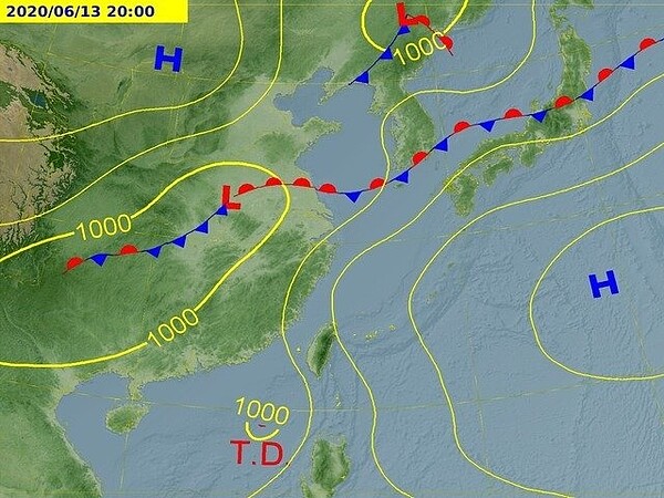 中央氣象局預估熱帶性低氣壓通過呂宋島後進入南海，不會直接影響台灣。圖／中央氣象局提供