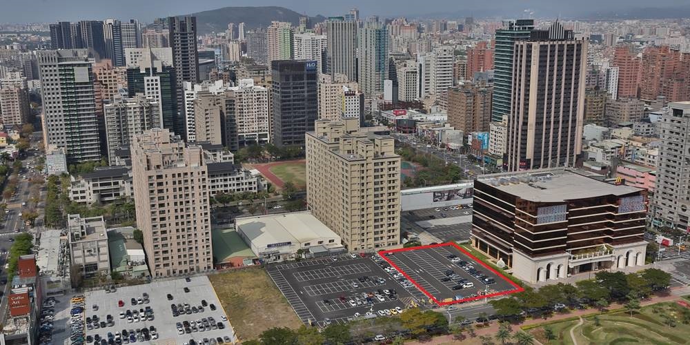 高雄農16特區的「京城PARK TOWER」（紅框處）搶攻商辦換屋潮，將由上揚國際建築團隊負責行銷。圖／中時電子報資料照片