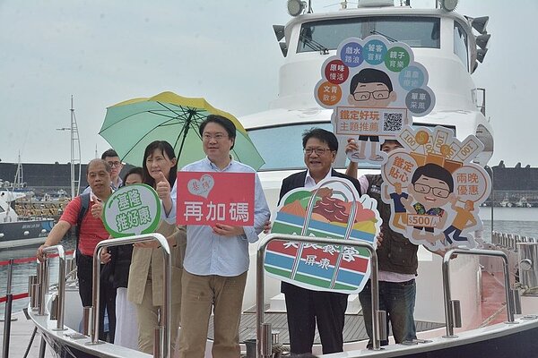 爭取國旅,屏東縣長潘孟安率隊北上力推屏東「三鐵優惠」。圖/屏東縣交通旅遊處提供