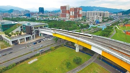 新北環狀線一期由新店大坪林站至新北產業園區站,全長15.4公里。(本報資料照片)