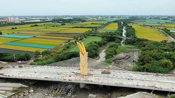 張麗善轟國土法對農業縣不公平 國土署:別錯把國土計畫當畫餅的開發工具 跨新虎尾溪景觀橋命名活動熱絡,6月13日至24日第二階段票選。圖/雲林縣新聞處-公共關係科提供