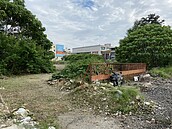 南投市6億土地閒置成垃圾場　縣府開罰終於清了