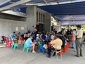 樹林骨骸位申請　漏夜排隊搶好風水