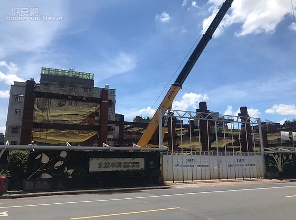 新北市不動產開發商業公會理事長劉炳煌表示，目前新北市以板橋、三重、新莊、中和、永和，以及新店較有都更潛力。圖為新北市板橋區實踐路旁都更案住宅區。好房網News記者李彥穎攝