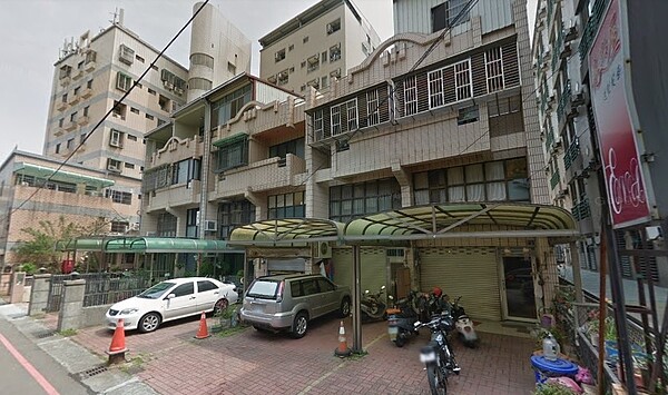 台中市東海商圈一棟民宅19日清晨發生氣爆火警。圖/翻攝Google Maps