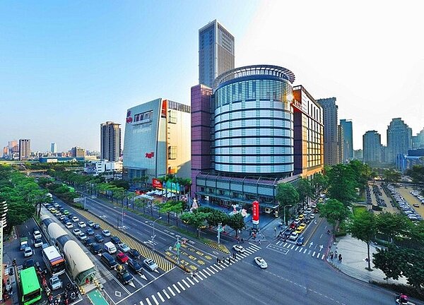 七期新光三越、大遠百生活圈