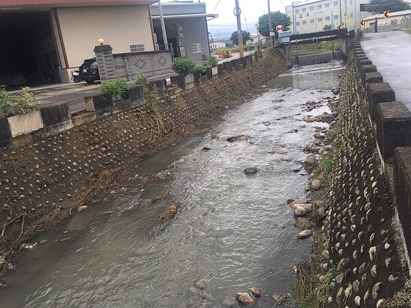 烏日溪心埧排水護岸施工前。圖／台中市水利局提供