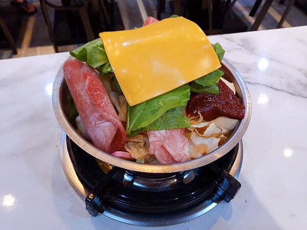 涮嘴火鍋店。圖／永慶房產集團提供