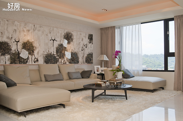 十二富記者會,實品屋,客廳。(好房news記者 陳韋帆/攝影)