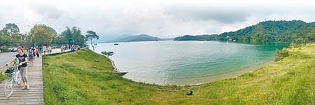 中秋連假,風光明媚的日月潭是熱門景點。(廖志晃攝)