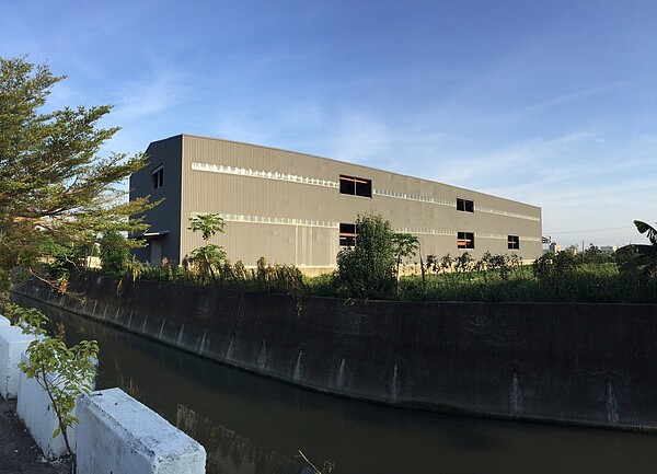 民眾回報彰化縣秀水鄉埔崙段新增違章工廠。圖/地球公民基金會提供