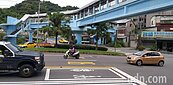 天橋老人爬不上去要求畫斑馬線　基市府：路形不適合畫