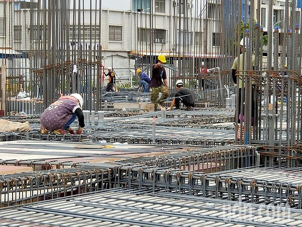 台東地區近兩年房地產市場興旺,市區大小建案逾20處。記者羅紹平/攝影