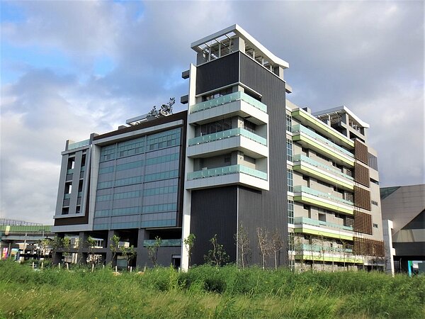 舊社備援行控大樓供295車位。圖／台中市政府提供