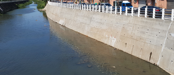 恢復海線道路行車安全,梧棲大排水護岸完成修復。圖/台中市政府提供
