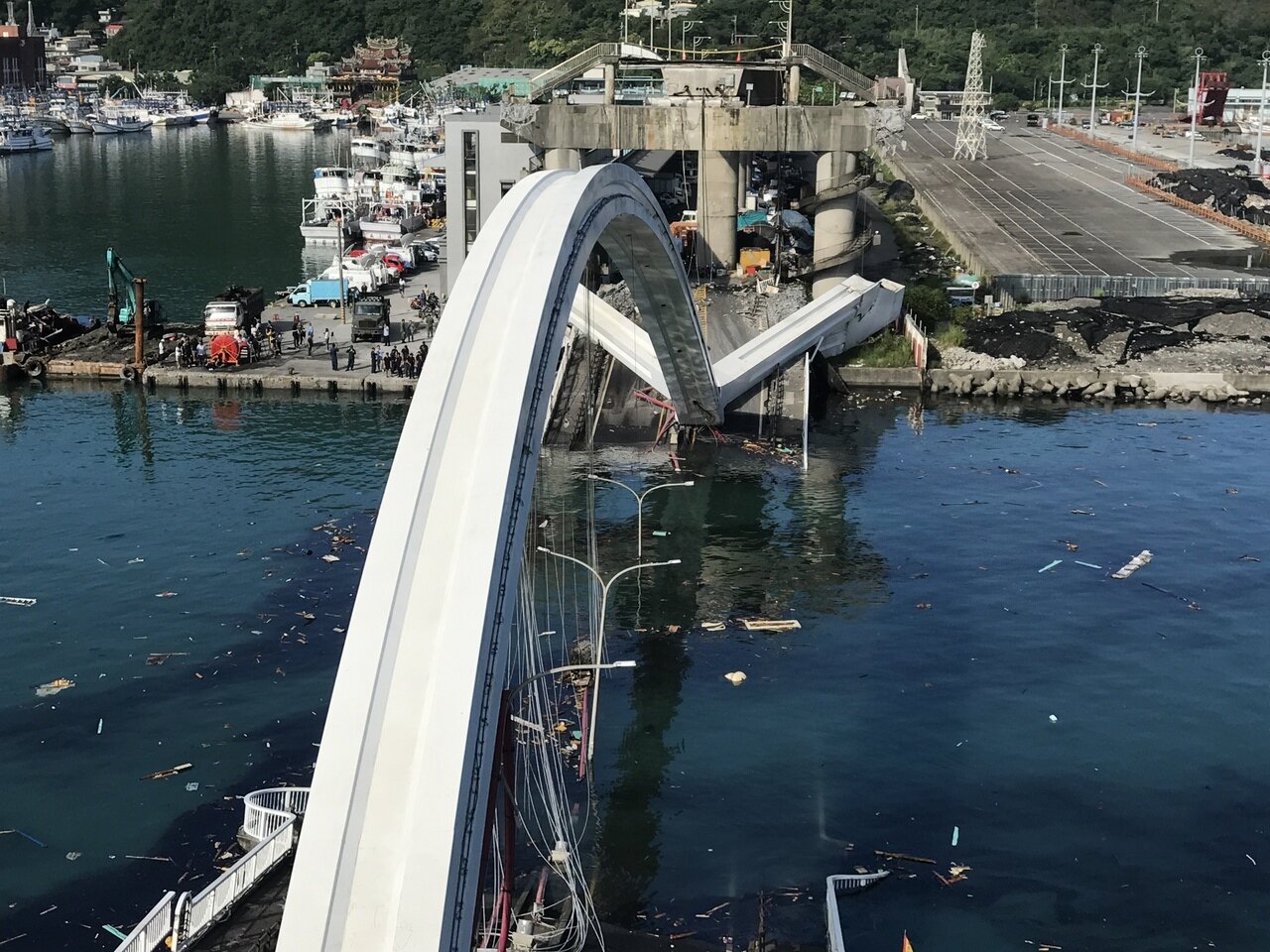 南方澳大橋去年10月崩塌，造成6死13人輕重傷，新橋今動工興建，但日後由誰維護管理，至今未定。 圖／聯合報系資料照片