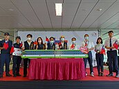 中捷市府站國慶日首開箱　捷運人員與警察隊將護旗進場