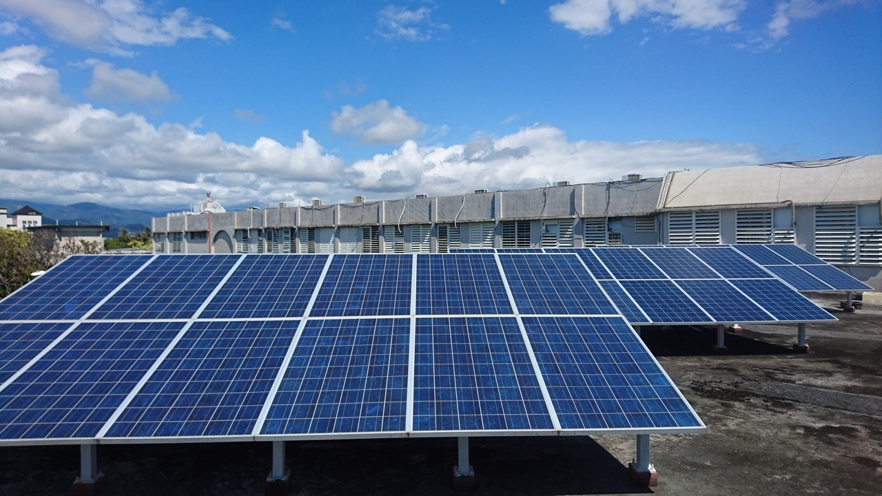 台東縣政府鼓勵民眾利用自家屋頂設置太陽能發電設備，全年預算600萬元已在9月30日用完。記者羅紹平／攝影