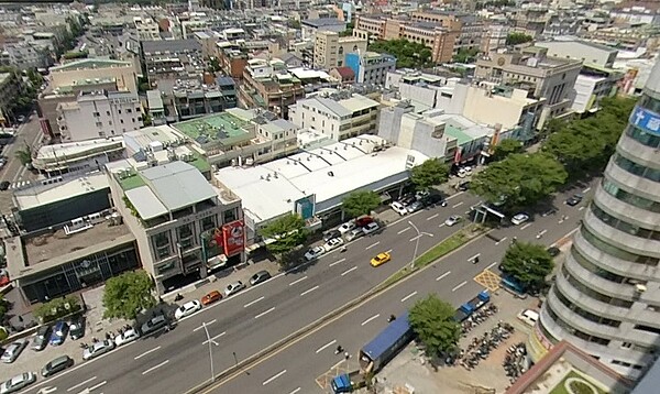 大里區是房市爆發力相當強的區域,今年9月的建物交易移轉棟數比去年同期增加超過100%,若有略低於行情的好物件,一天內就可以成交。圖/Google map
