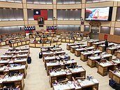 不是個案！　雙北都出現缺「熔噴不織布」的實名制口罩