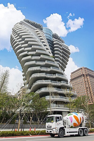 台北市超級豪宅「陶朱隱園」也採用「國產安心建材履歷」。照片國產實業提供