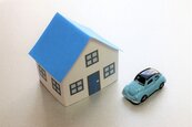 「房子vs.車子」哪個先買？專家：選它價格馬上掉