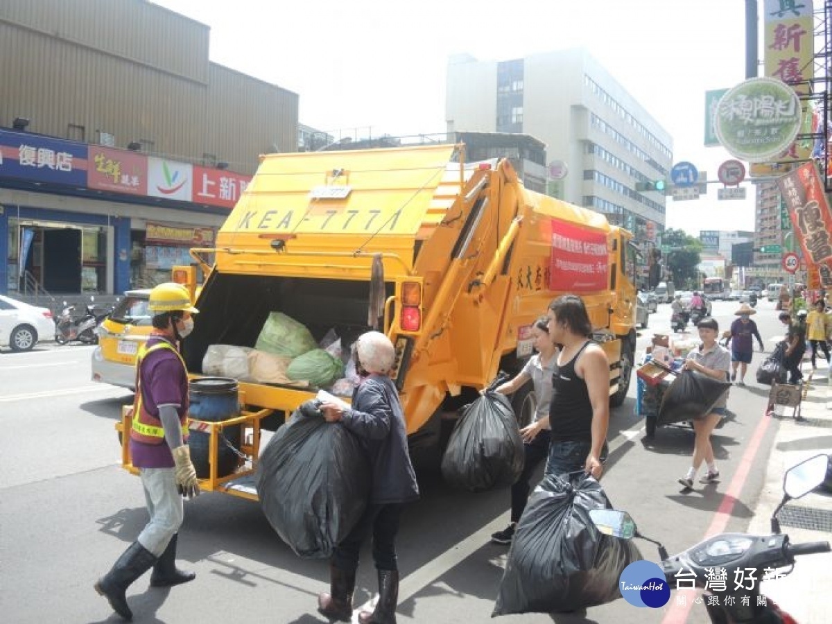 雙十連假桃園市垃圾照常收運不打烊。圖／台灣好新聞