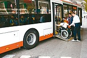 高市公車　2025全面無障礙化