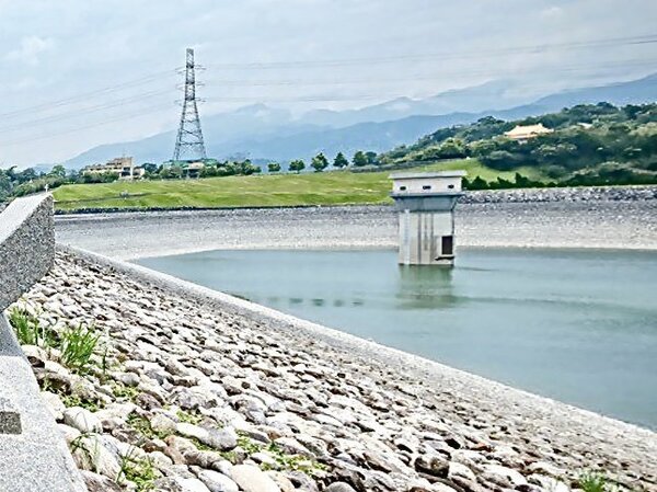 寶山第二水庫供應竹科用水，目前蓄水率約為64%，短期仍不會影響竹科生產。記者巫鴻瑋／翻攝