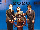 口罩圖案巧思　400架無人機震撼