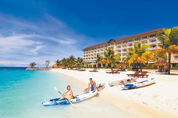 帛琉目前約有10來家飯店,最具規模是PPR與老爺,較平價的則有帛琉大飯店與日暉等等。圖/中時報系資料照