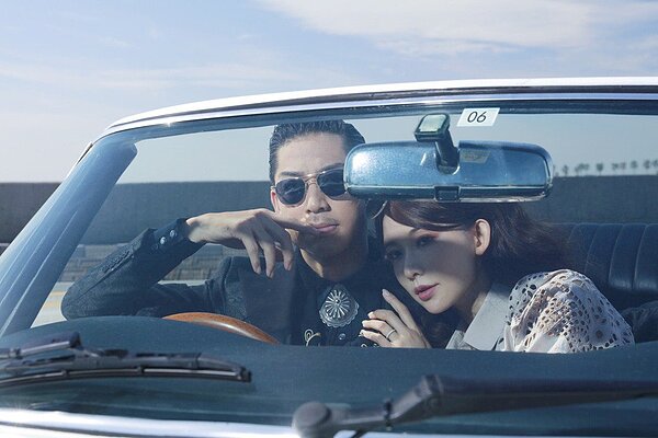 姊夫AKIRA為年曆加持。圖/志玲姊姊慈善基金會提供