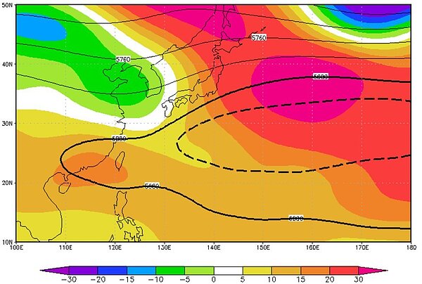 今年的太平洋高壓以黑色粗實線為代表，氣候平均的範圍則以黑色粗虛線為代表。圖／取自賈新興臉書
