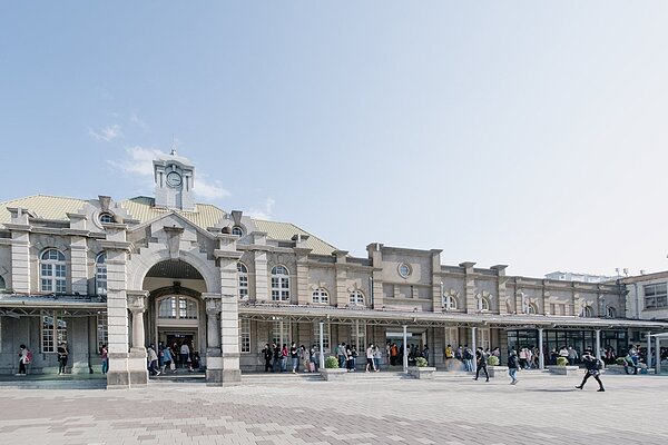新竹火車站大變身，簡約明亮的風格讓網友讚嘆不已。 圖／台灣設計研究院