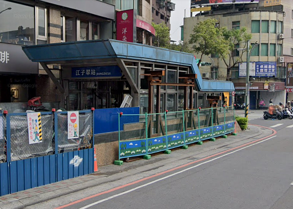 捷運江子翠2號出口。圖/擷取自Google map