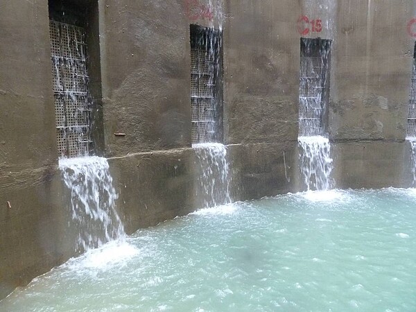 來水公司第11區管理處在烏溪開發的兩口伏流水井,直徑13公尺、深24公尺,每天供水一萬噸,已派上用場,除穩定彰化市東部的供水外,還可以調度其他區域,目前正規畫第三口伏流井。圖/自來水公司第11區管理處提供