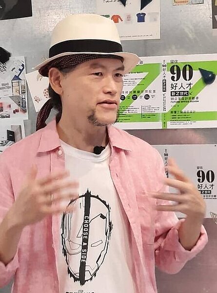 何大為跨越建築與室內設計領域專業已25年，且在國內外獲獎無數，最近還出了新書《新Z世代辦公室設計診斷書：留住90好人才》。圖／何大為提供