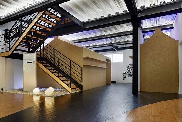 何大為協助北京BMW摩托車俱樂部與展間,進行整體建築與室內設計、規劃。圖/何大為提供