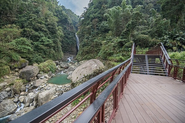 竹山瑞龍瀑布吊橋將重整維護。圖／南投縣政府提供