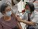 「排隊超過一小時！」　板橋港嘴里超過百名長者等打疫苗