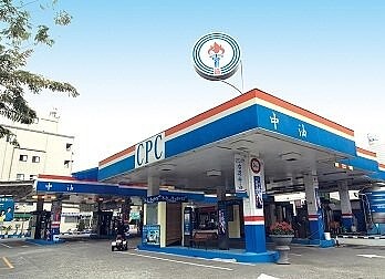 中油宣布19日起汽油價格不變,柴油每公升調漲0.1元。圖/中油提供