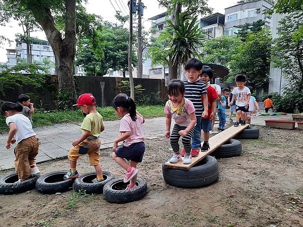 基隆市教育處今年對24間公私立幼兒園做基礎評鑑,評鑑結果已在「基隆市幼兒教育資訊網」公告,家長可上網查詢。圖/基隆市教育處提供