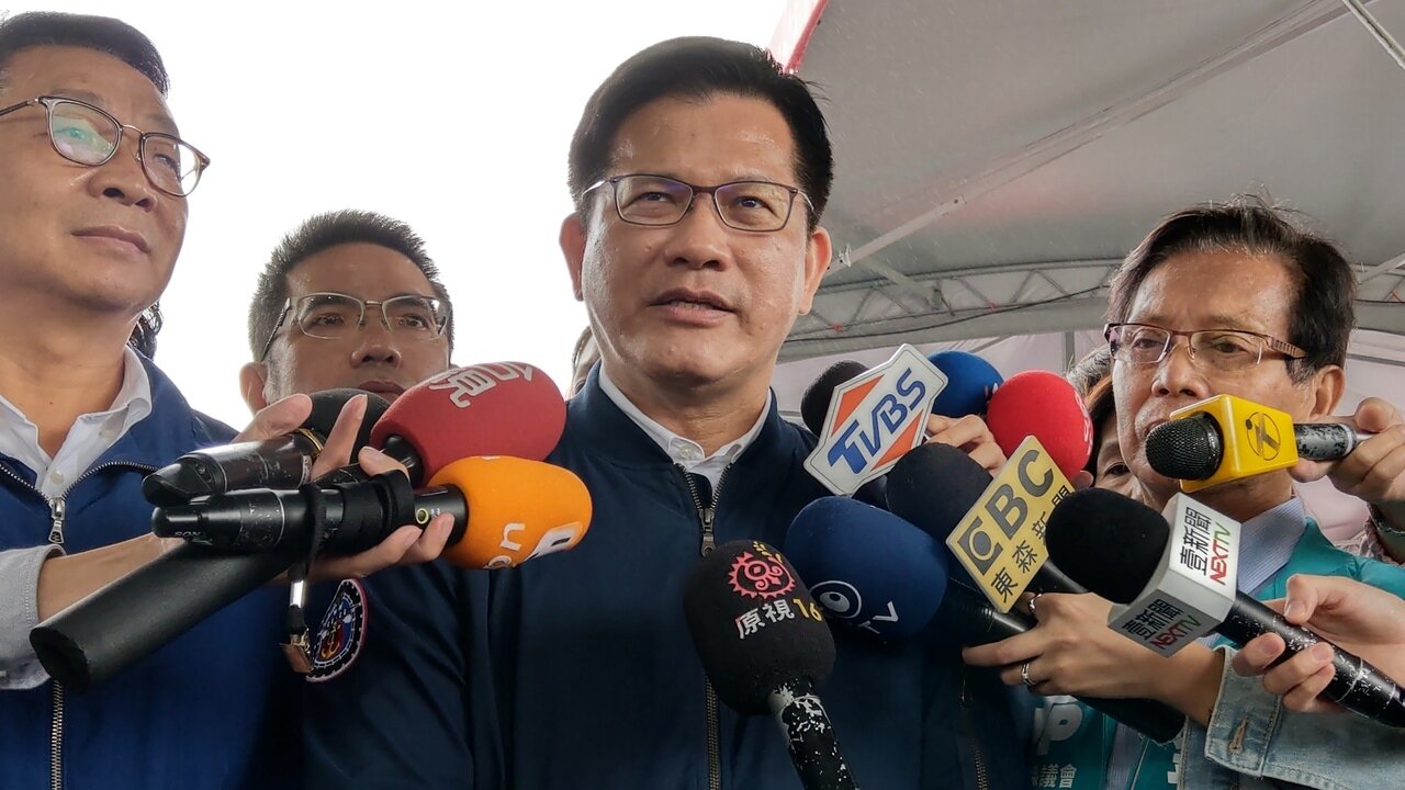 高鐵延伸宜蘭交通建設的進度大超前,讓屏東人眼紅。交通部長林佳龍表示,高鐵延伸宜蘭是之前北宜直鐵的替代方案。 記者戴永華/攝影