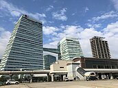 南港華麗轉身　商仲：辦公產品超車內科、大直