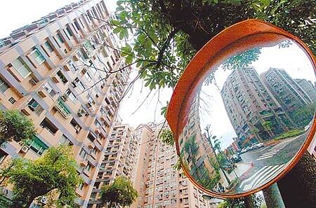 近年房價居高不下,居住問題帶給年輕世代的負擔值得重視。圖/本報資料照片