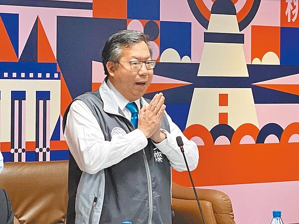 桃園市長鄭文燦殷切盼望颱風趕快到桃園,19日表示不排除到石門水庫求雨,祈求天降甘霖。(蔡依珍攝)