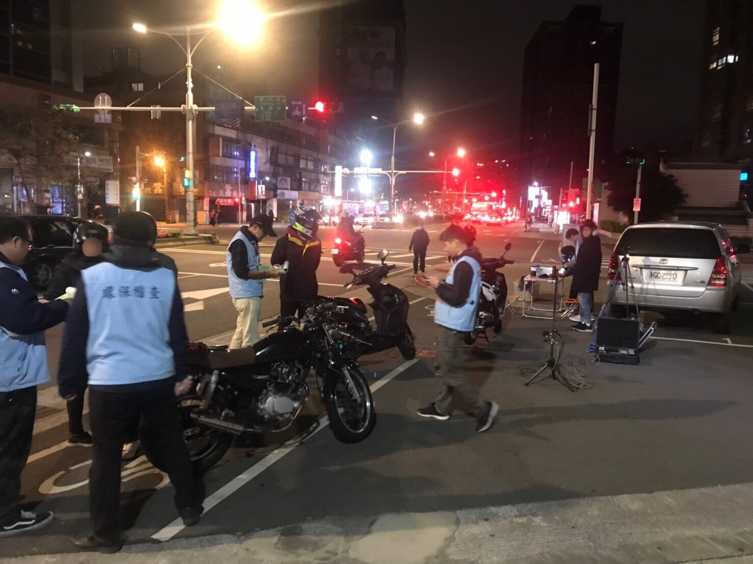 警方、環保單位有效取締,維護民眾居住環境安寧。圖/台北市政府警察局文山第二分局提供