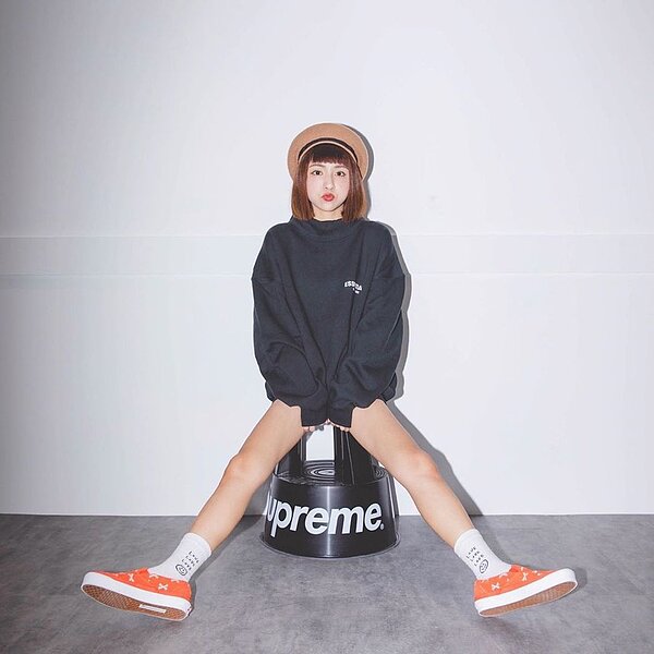 峮峮近來開始復工。 圖／截自峮峮IG